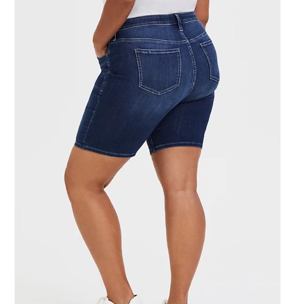 Torrid Bermuda Shorts size 20 NWT